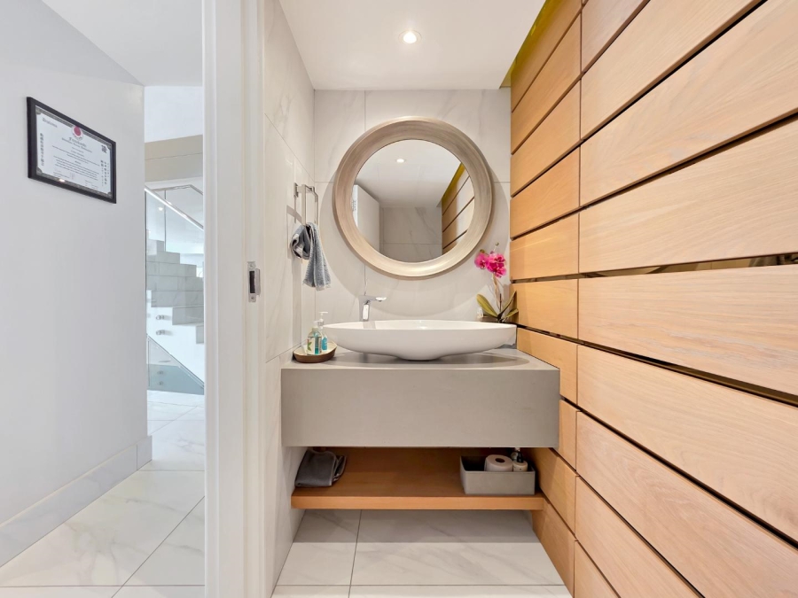 3 Bedroom Property for Sale in Mouille Point Western Cape